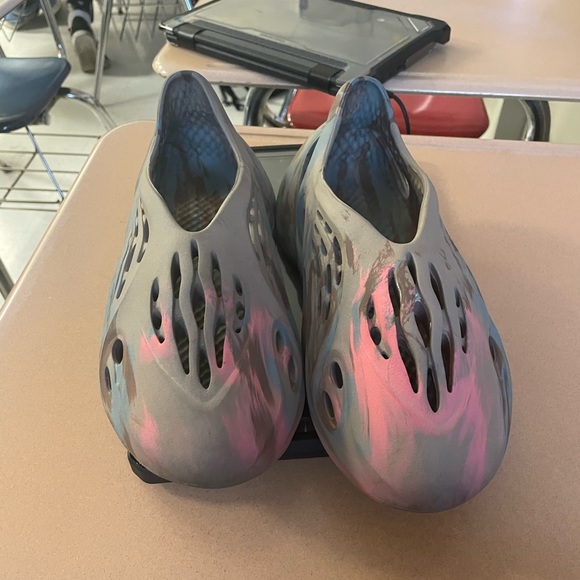 Yeezy Foam Rnnr - Picture 4 of 4